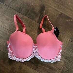 NWT Wacoal rose Embrace Lace Bra, 34DDD